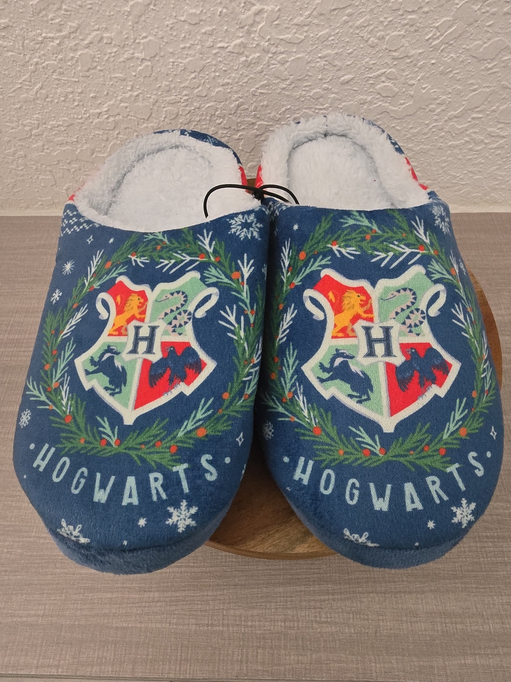 Harry Potter Hogwarts Crest Christmas Slippers Blue Fair Isle Plush Size M 8